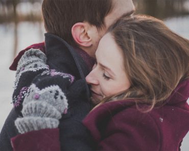 8 razones por las que necesitas más abrazos (con el respaldo de la ciencia)
