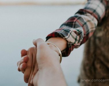 4 Razones por las que a algunos hombres les gusta salir con mujeres mayores