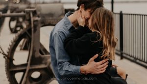 5 Señales de que alguien se está enamorando de ti y tú ni siquiera lo sabes