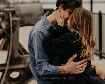 5 Señales de que alguien se está enamorando de ti y tú ni siquiera lo sabes