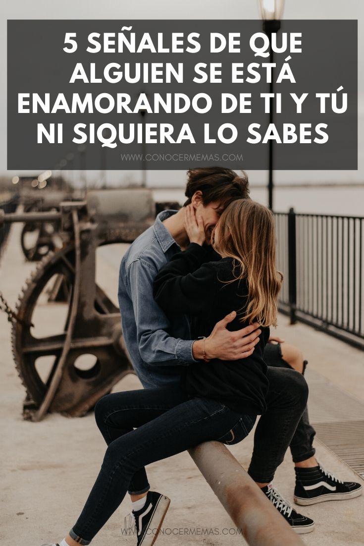 5 Señales de que alguien se está enamorando de ti y tú ni siquiera lo sabes